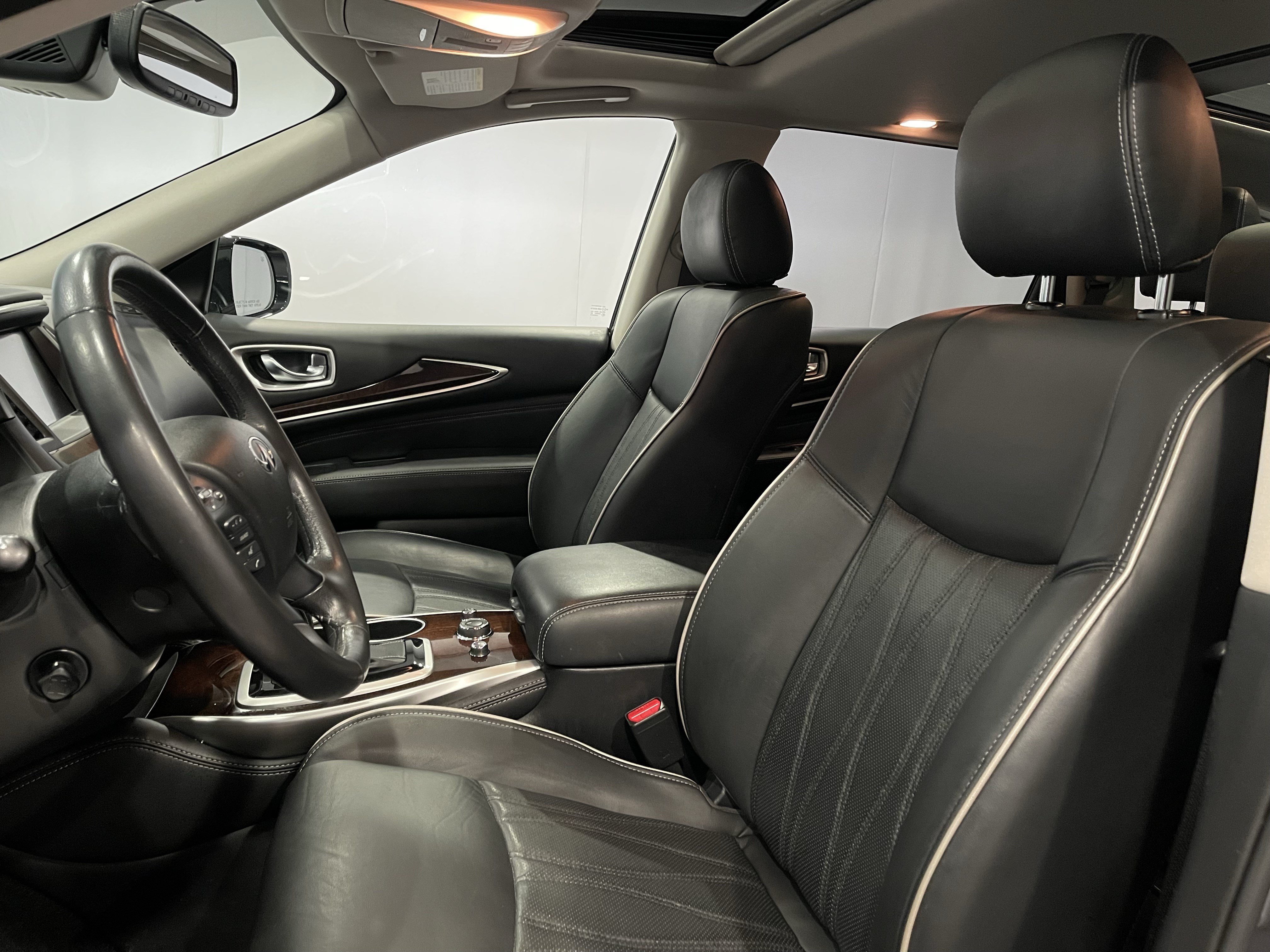 Used 2019 INFINITI QX60 Luxe w/ Sensory Package AWD/4WD image 14