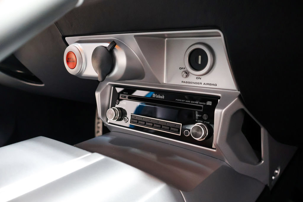 Used 2006 Ford GT RWD image 38
