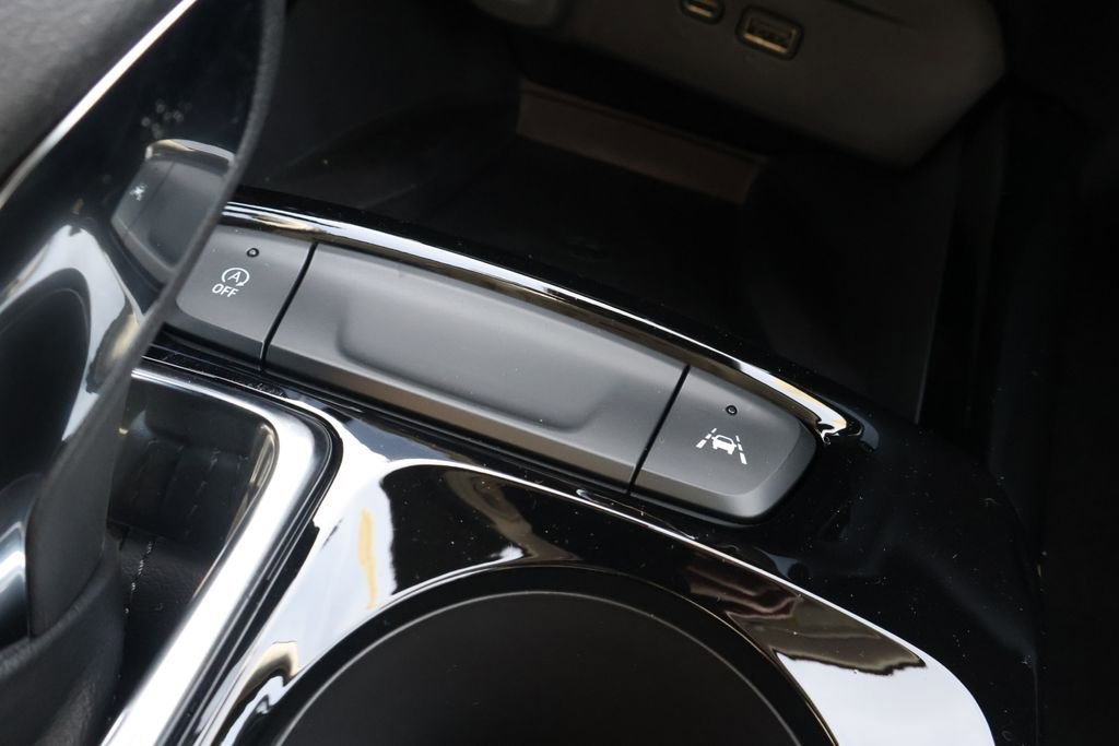 New 2026 Chevrolet Trax LT w/ Sunroof Package FWD image 32