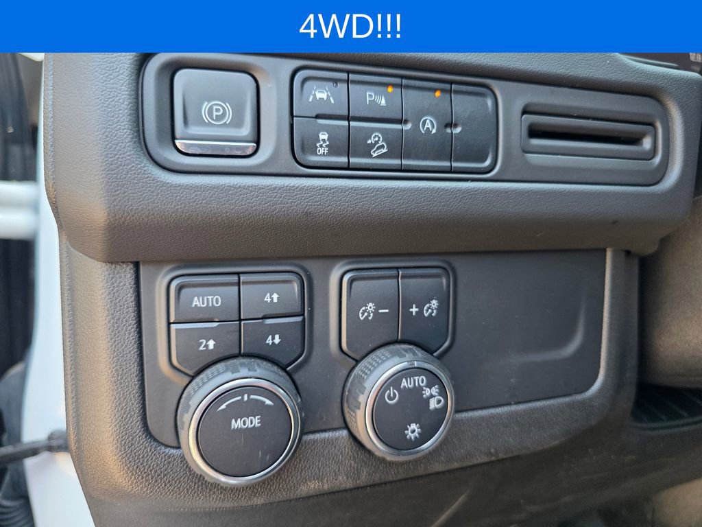 Used 2023 Chevrolet Suburban Premier image 16