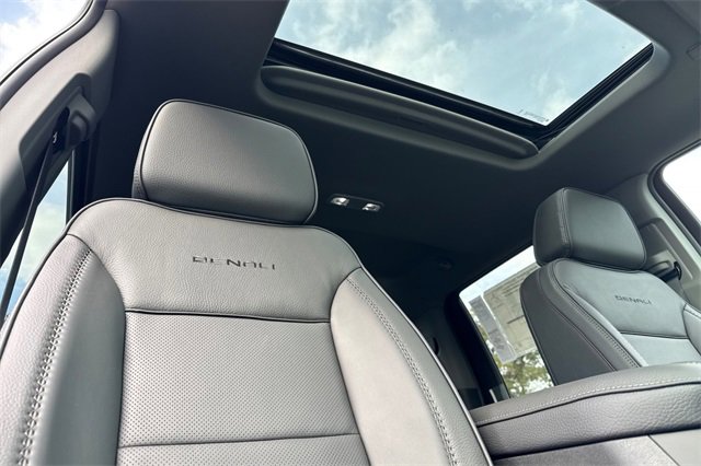 New 2026 GMC Sierra 2500 Denali w/ Denali Reserve Package image 18