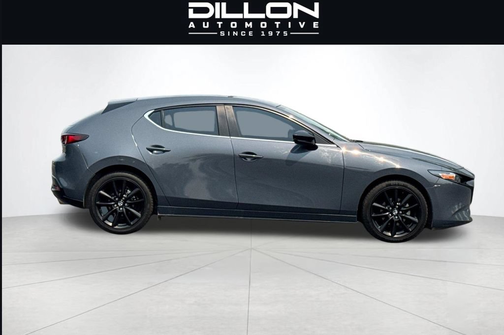 Used 2022 MAZDA MAZDA3 s FWD image 3
