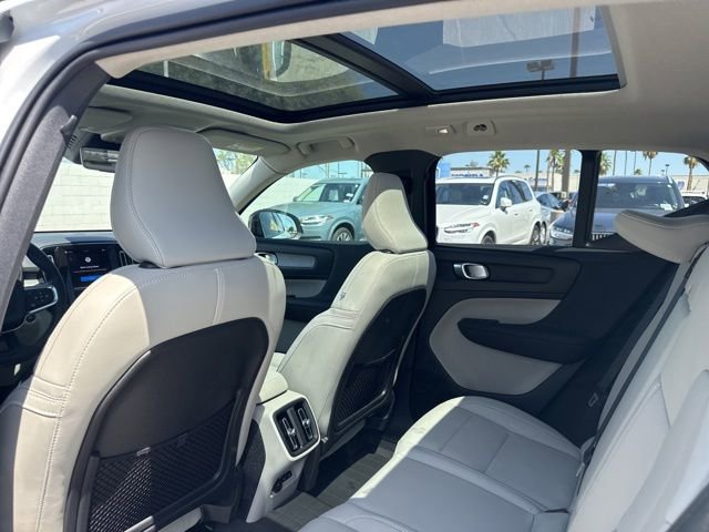 New 2026 Volvo XC40 B5 Plus w/ Climate Package AWD/4WD image 19