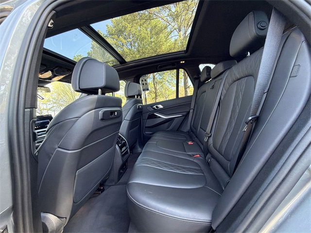 Used 2025 BMW X5 xDrive50e image 24