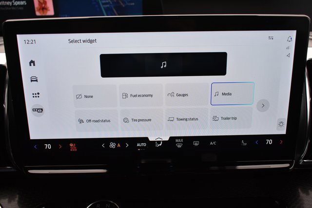 Used 2025 Ford Expedition Platinum w/ Stealth Performance Package image 27