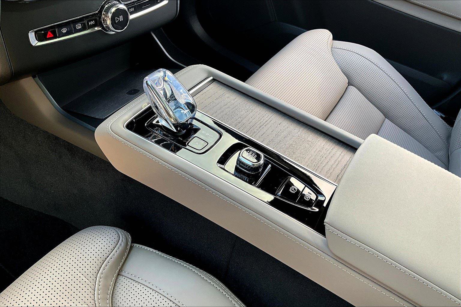 New 2026 Volvo XC90 B6 Ultra w/ Protection Package Premier image 24