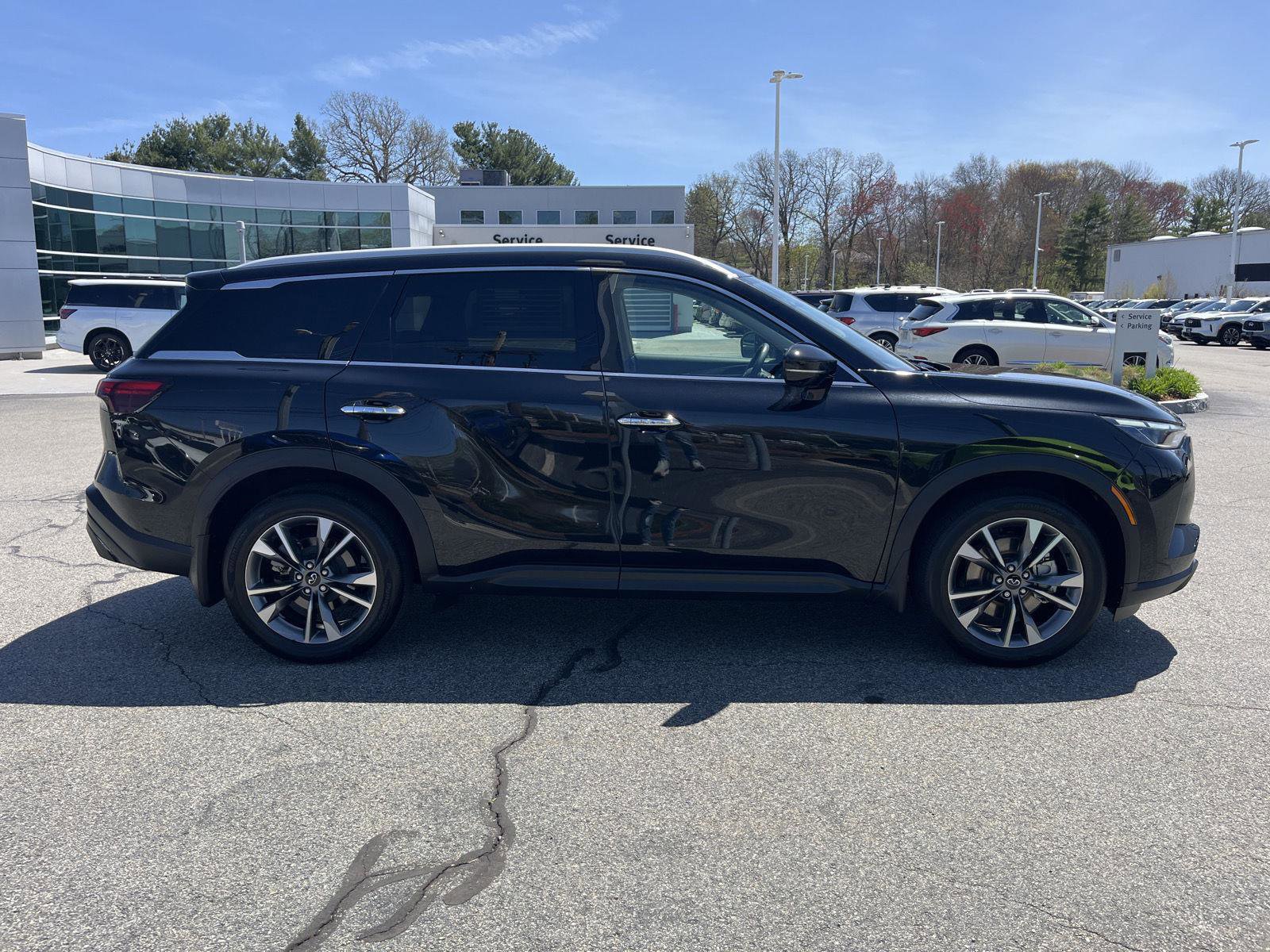 Certified 2023 INFINITI QX60 Luxe w/ Cargo Package AWD/4WD image 2