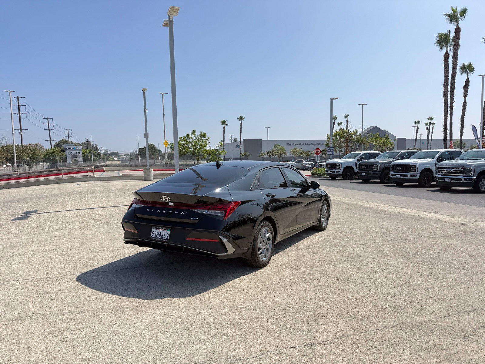 Used 2025 Hyundai Elantra Hybrid FWD image 3