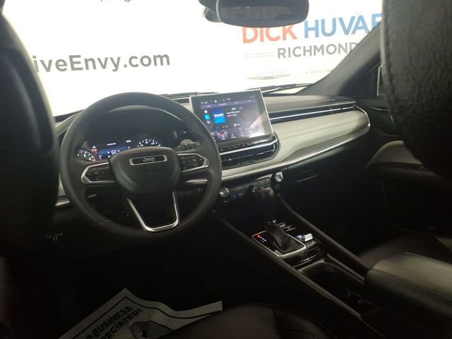 Used 2024 Jeep Compass Limited image 10