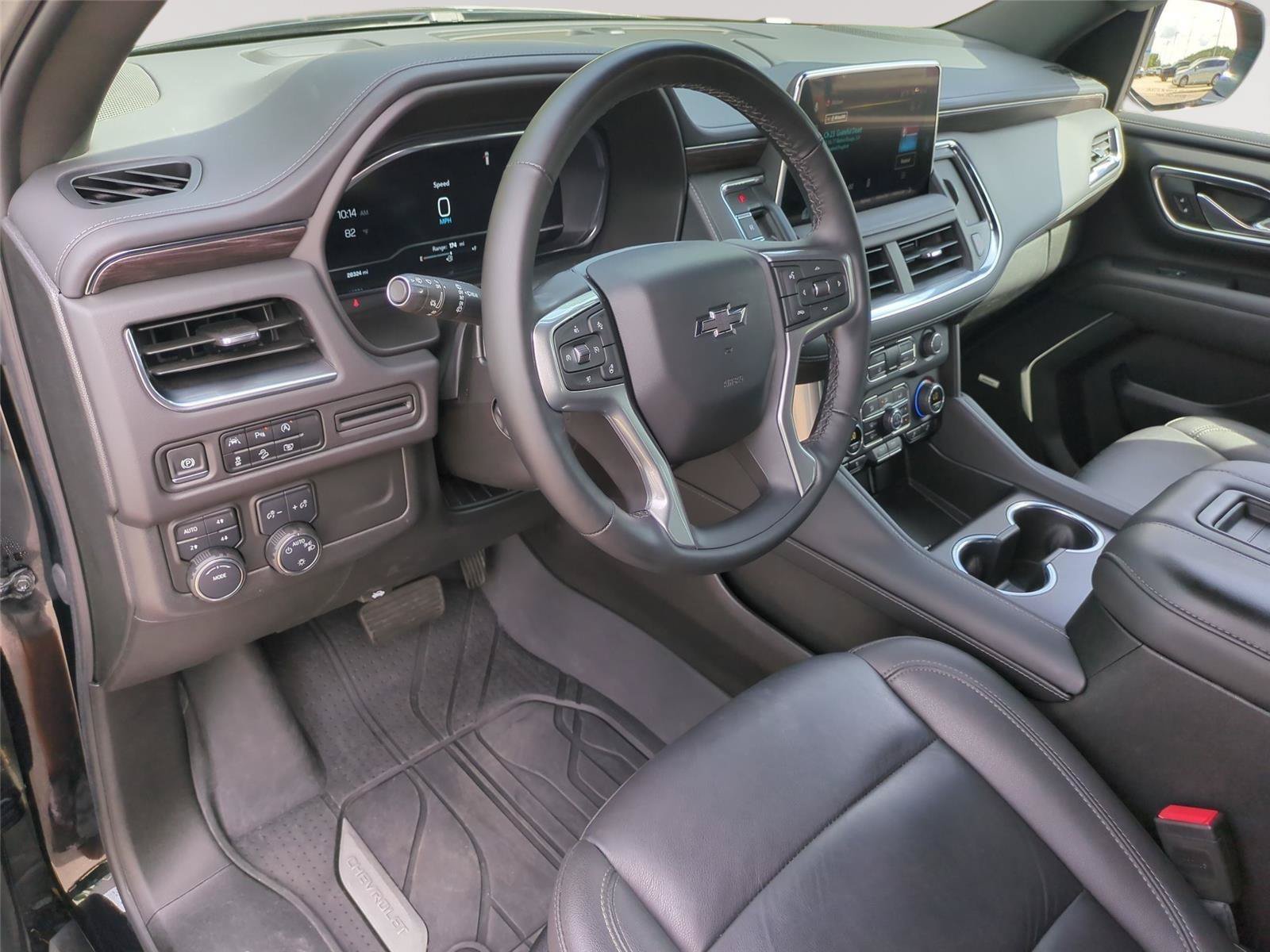 Used 2024 Chevrolet Tahoe Z71 w/ Luxury Package AWD/4WD image 16
