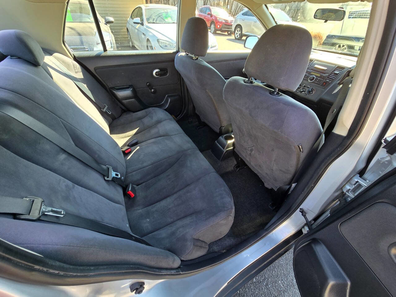 Used 2009 Nissan Versa Sedan image 22