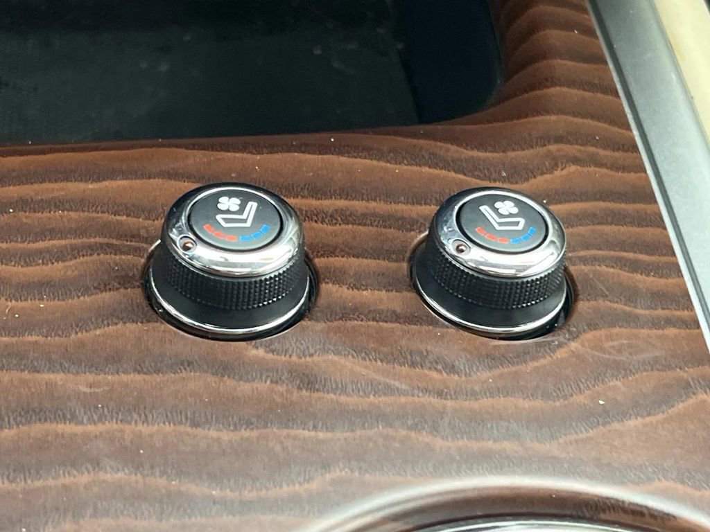 Used 2019 Nissan Pathfinder Platinum image 26