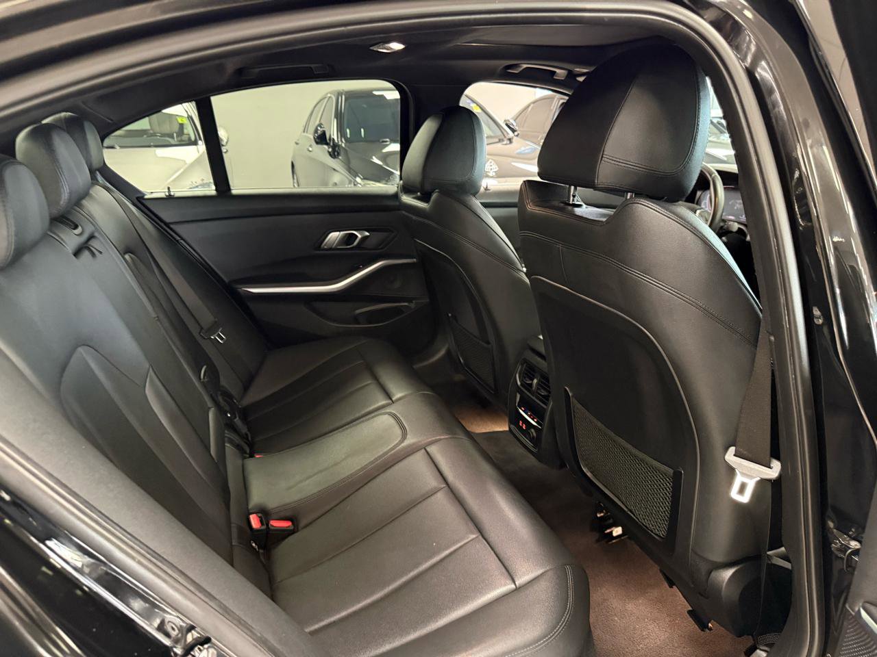 Used 2019 BMW 330i Sedan w/ Convenience Package image 21