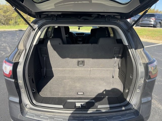 Used 2017 Chevrolet Traverse LT w/ Style and Technology Package image 9