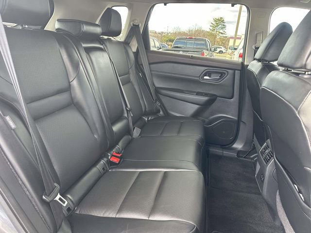 Used 2022 Nissan Rogue SV w/ SV Premium Package image 11