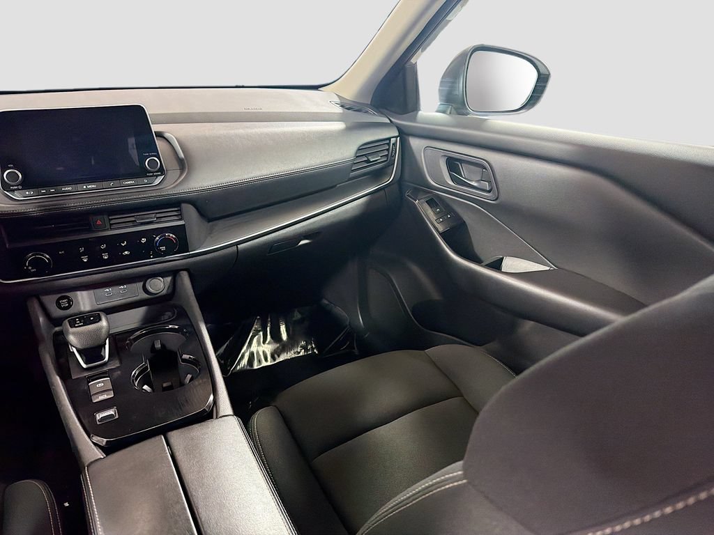 Used 2024 Nissan Rogue S FWD image 22