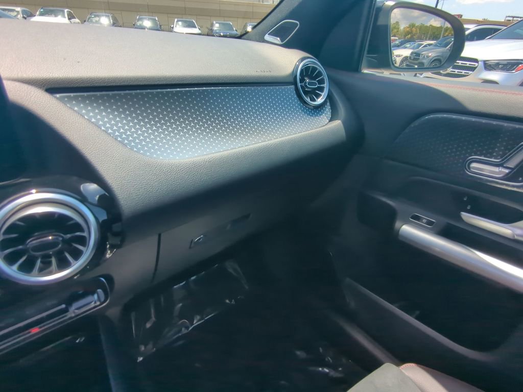 Certified 2025 Mercedes-Benz GLA 250 image 4