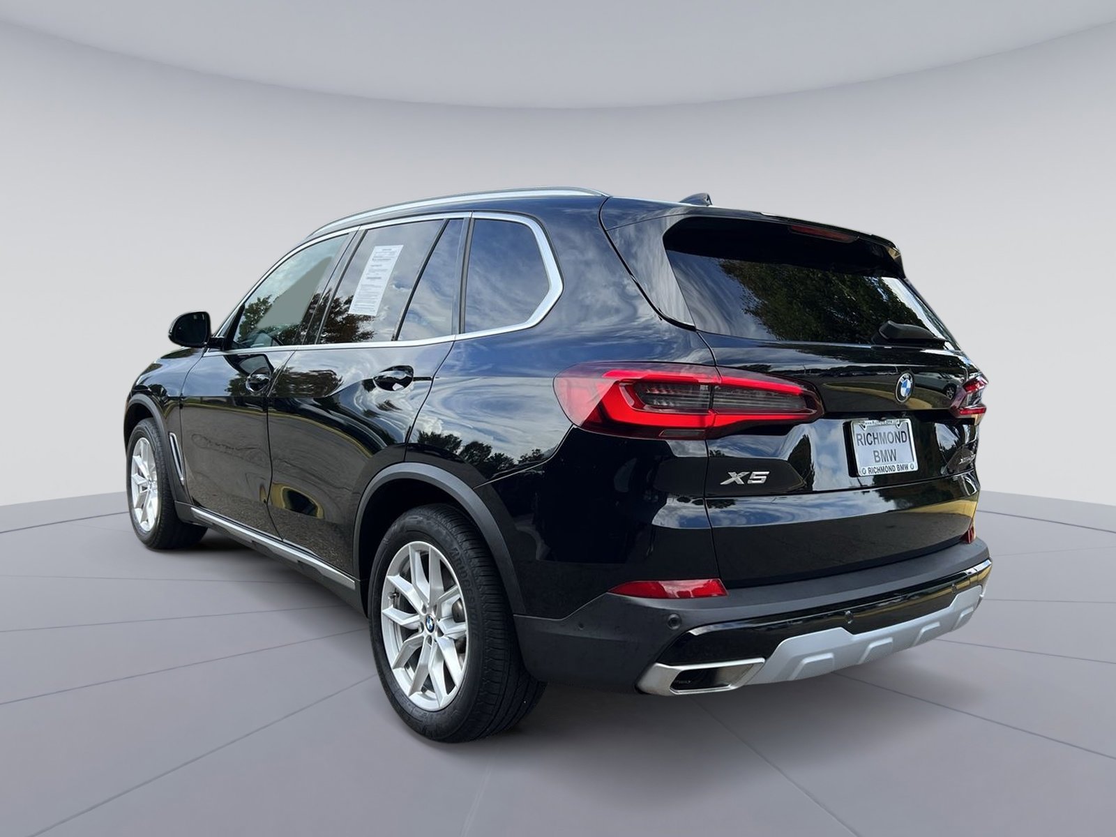 Used 2023 BMW X5 xDrive40i w/ Parking Assistance Package image 7