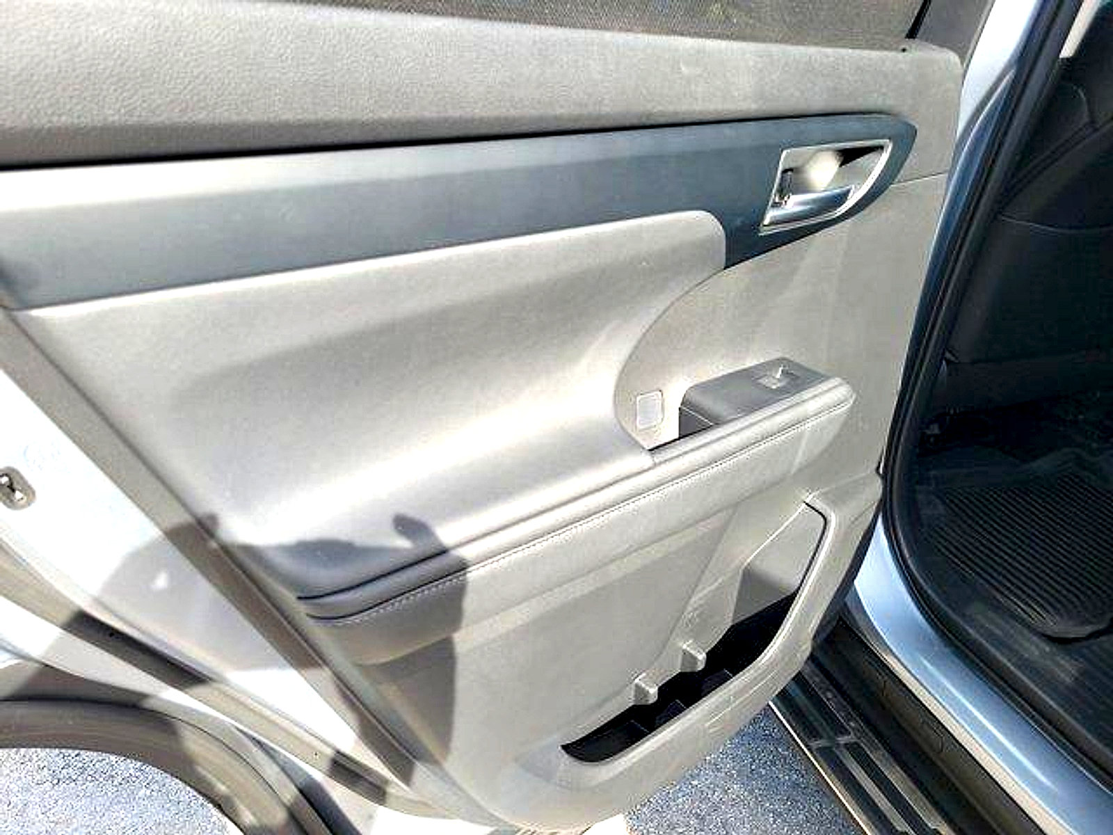 Used 2023 Toyota Highlander XLE FWD image 22