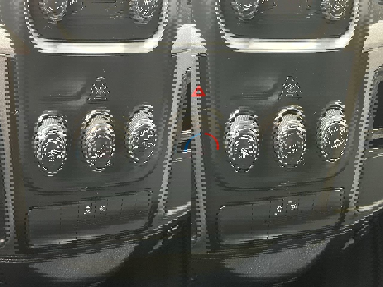 Used 2017 RAM 1500 Express image 17