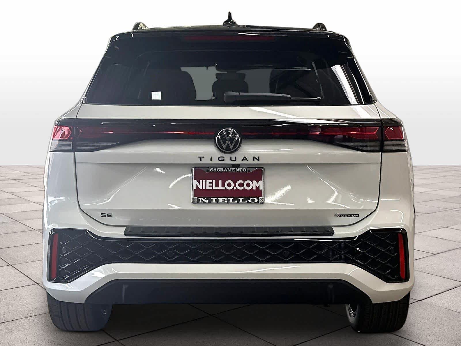 New 2026 Volkswagen Tiguan SE R-Line AWD/4WD image 4