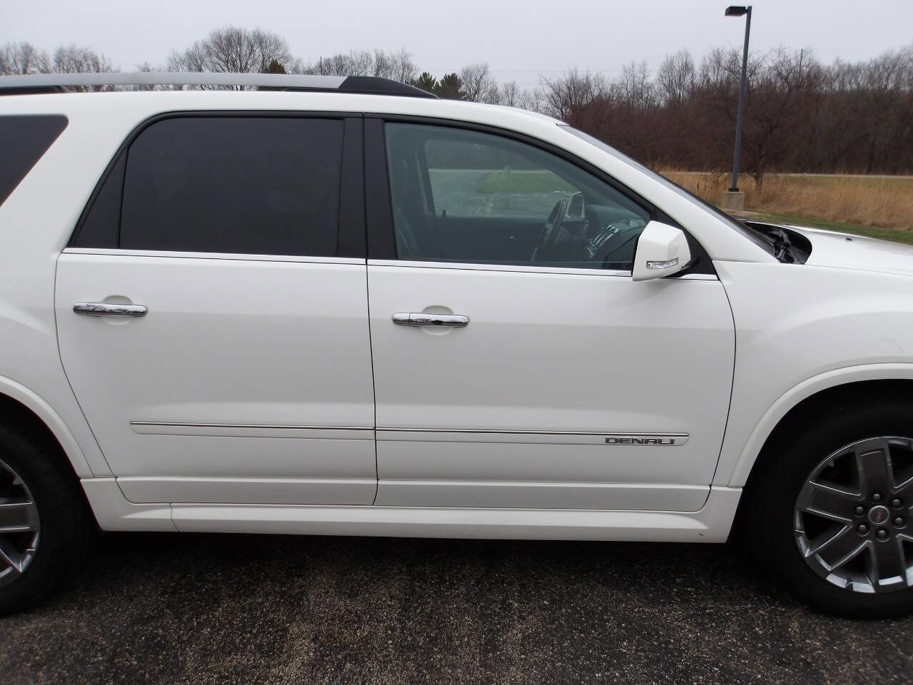 Used 2011 GMC Acadia Denali image 36