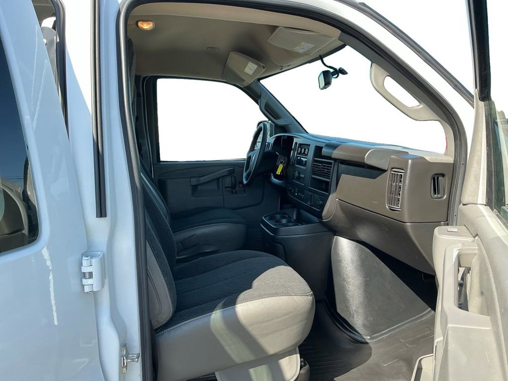 Used 2024 GMC Savana 2500 w/ Driver Convenience Package image 22
