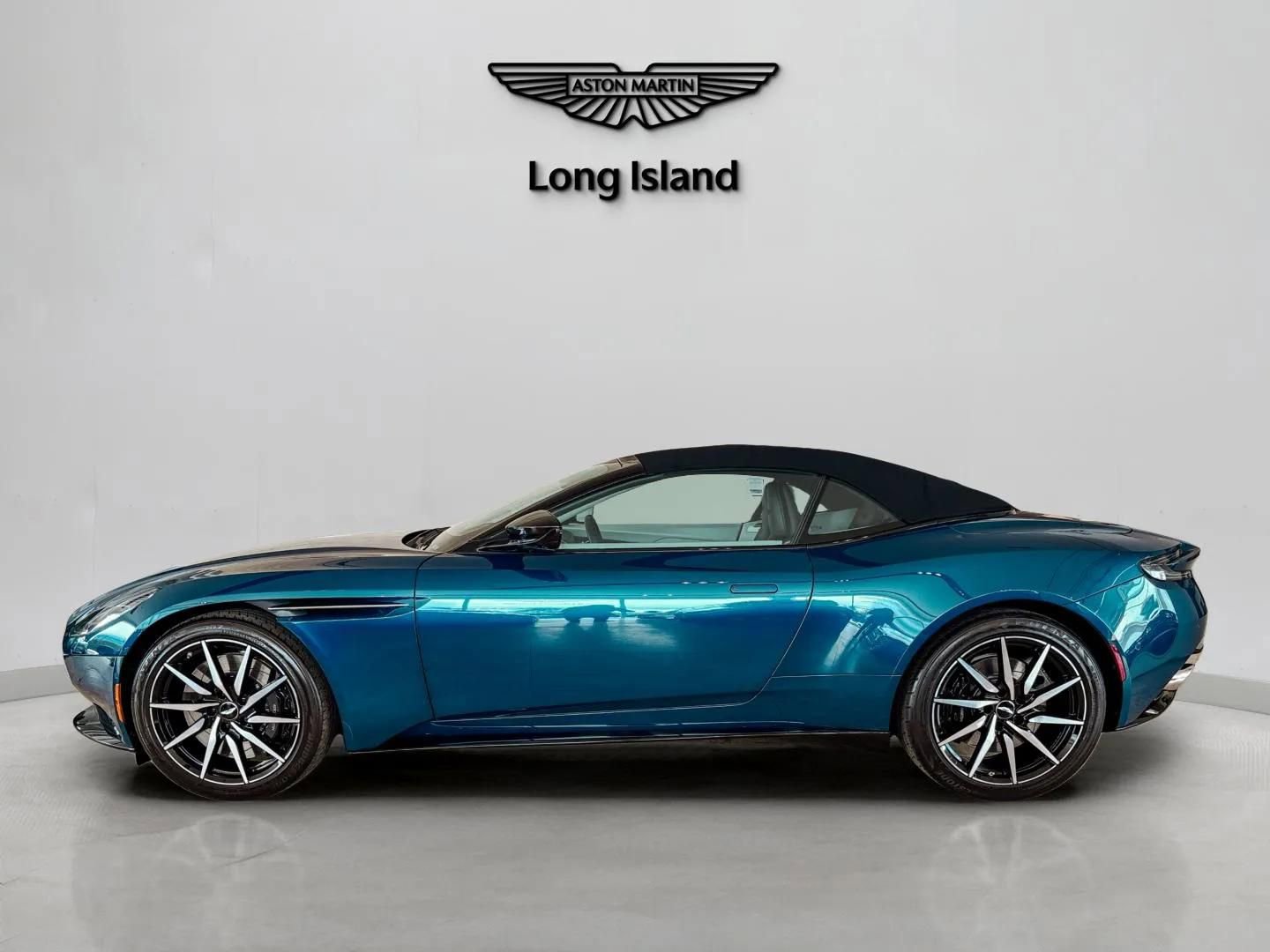 Used 2021 Aston Martin DB11 Volante image 10