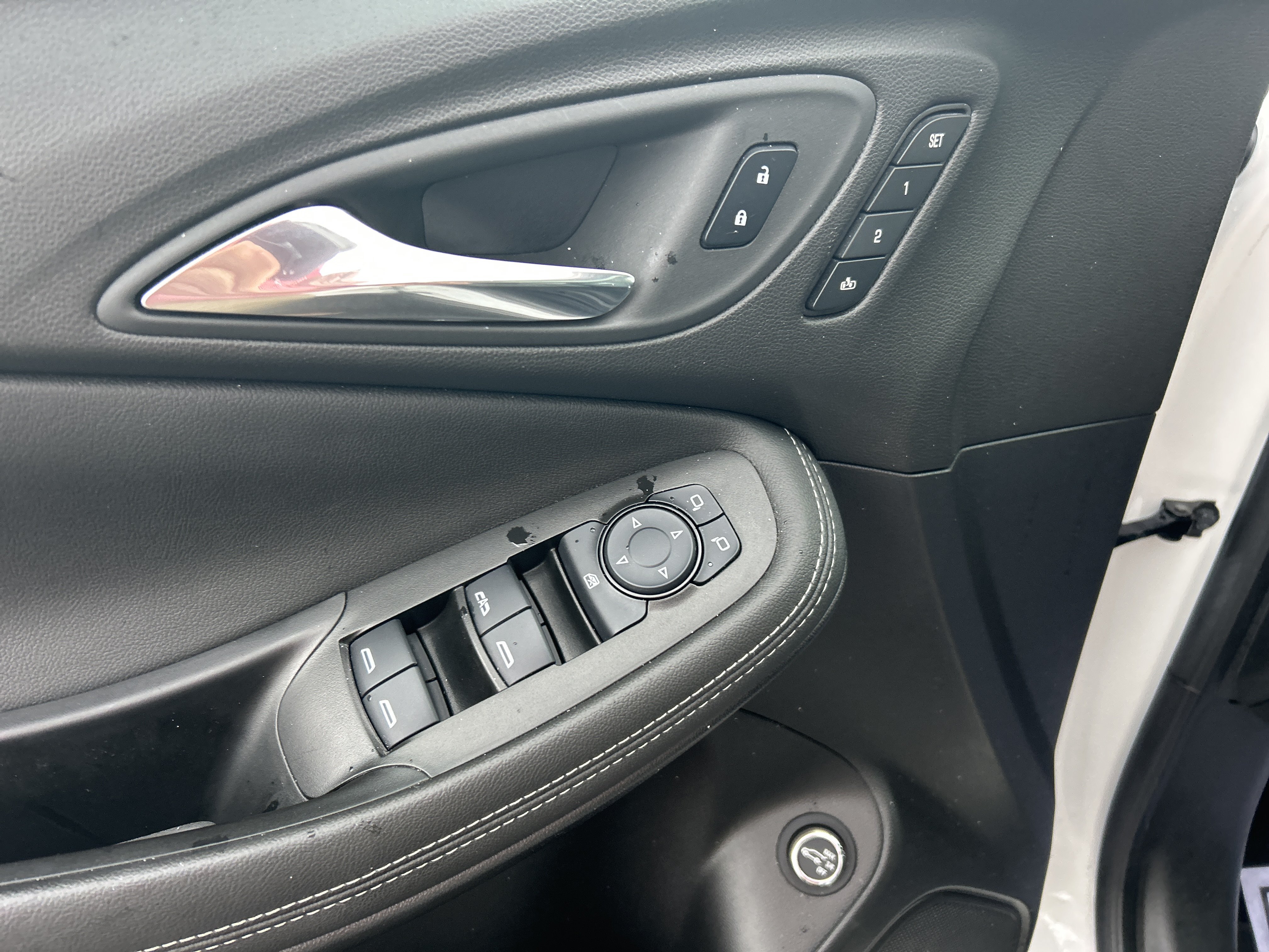 Certified 2023 Buick Encore GX Essence w/ Advanced Technology Package AWD/4WD image 21