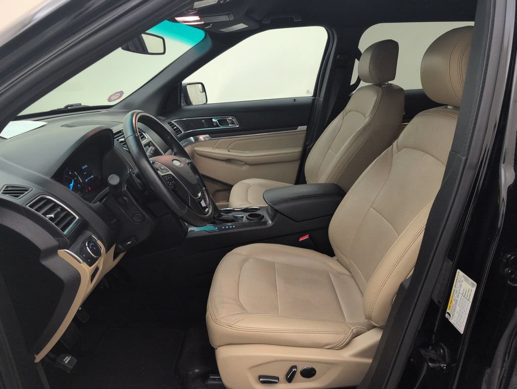 Used 2016 Ford Explorer Limited FWD image 4
