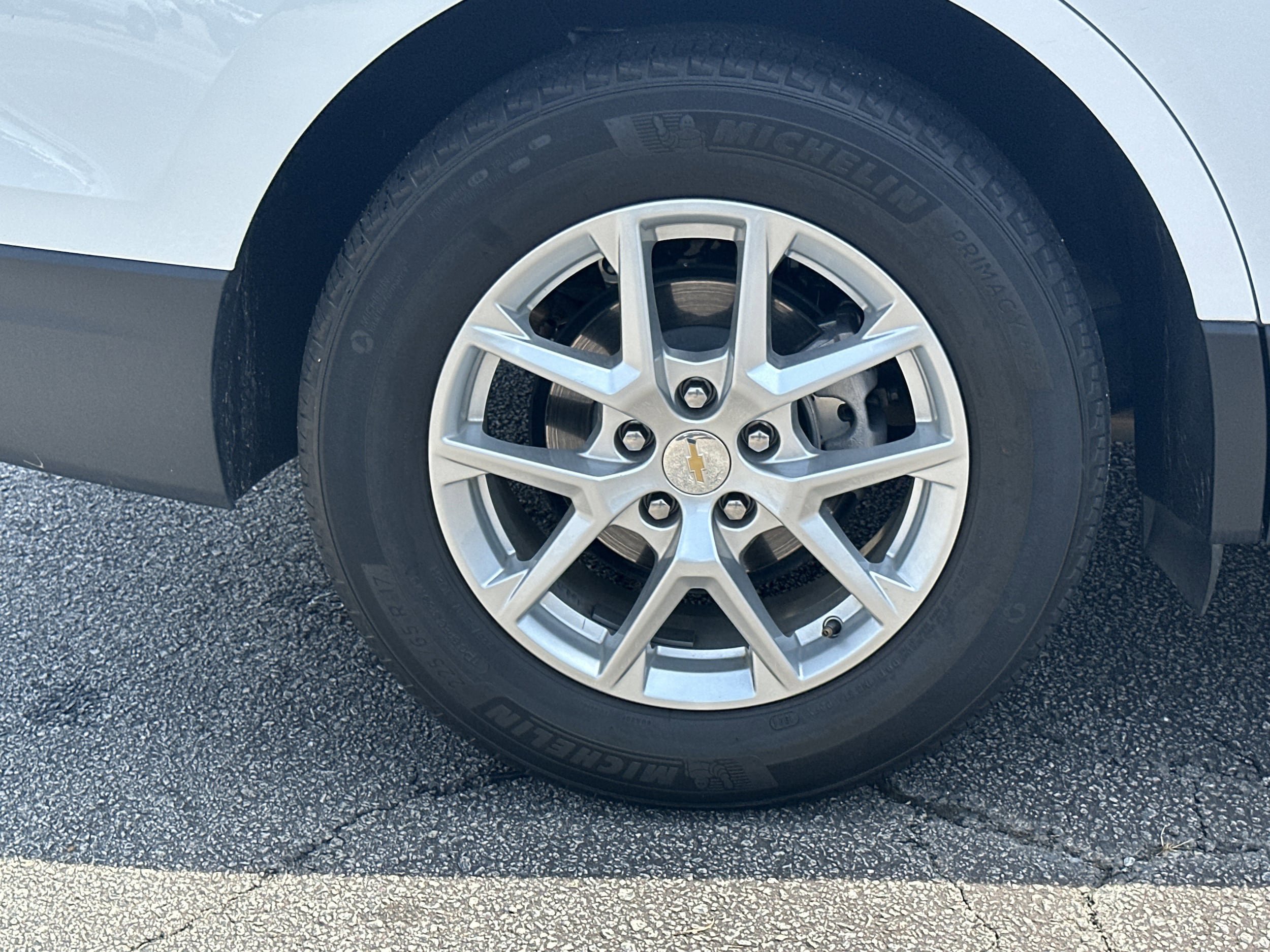 Used 2024 Chevrolet Equinox LT FWD image 17