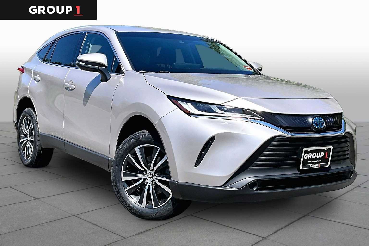Used 2023 Toyota Venza LE AWD/4WD image 3