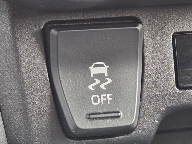 Used 2019 Toyota RAV4 LE FWD image 15