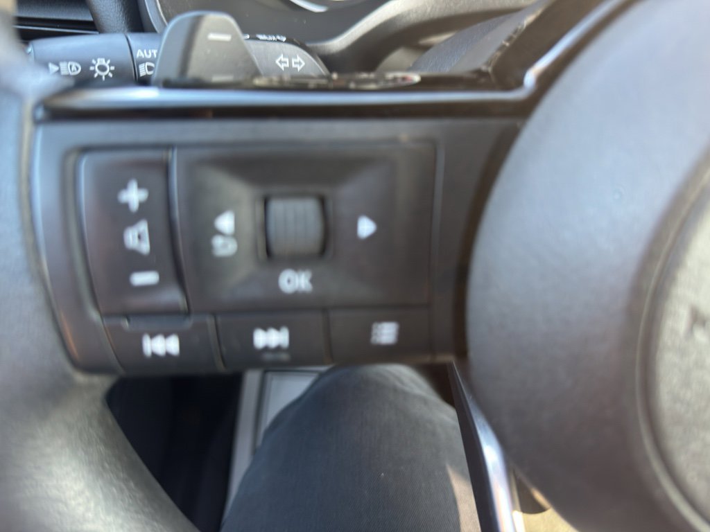 Used 2021 Nissan Rogue SV image 28