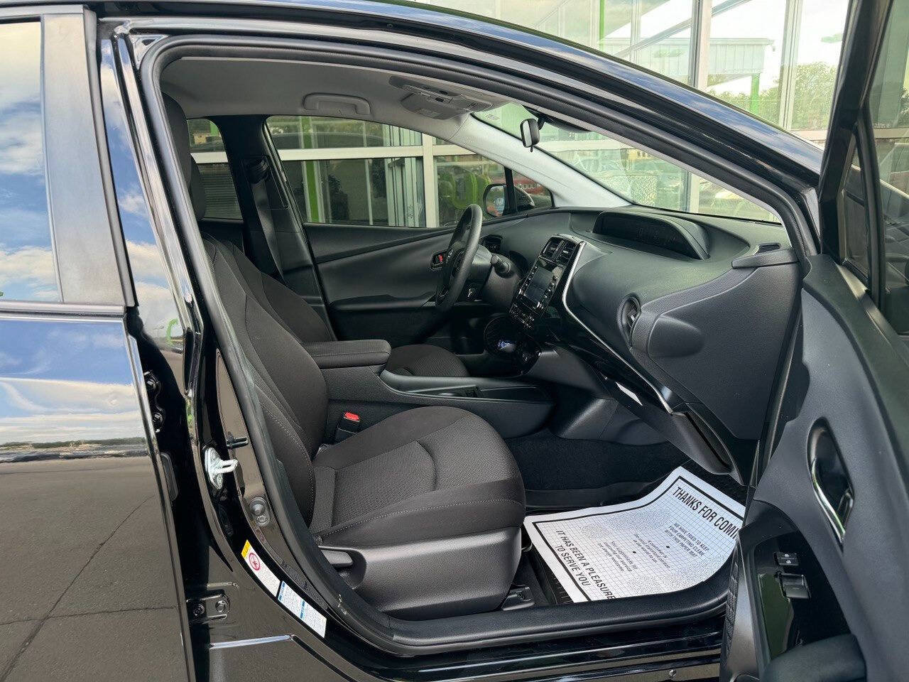 Used 2022 Toyota Prius LE AWD/4WD image 15