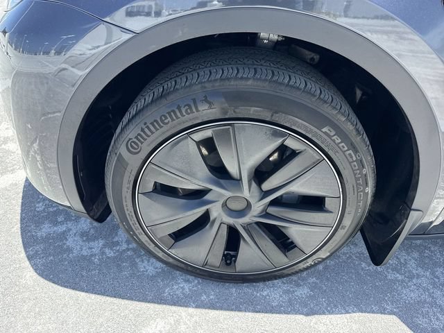 Used 2025 Tesla Model Y Long Range RWD image 10
