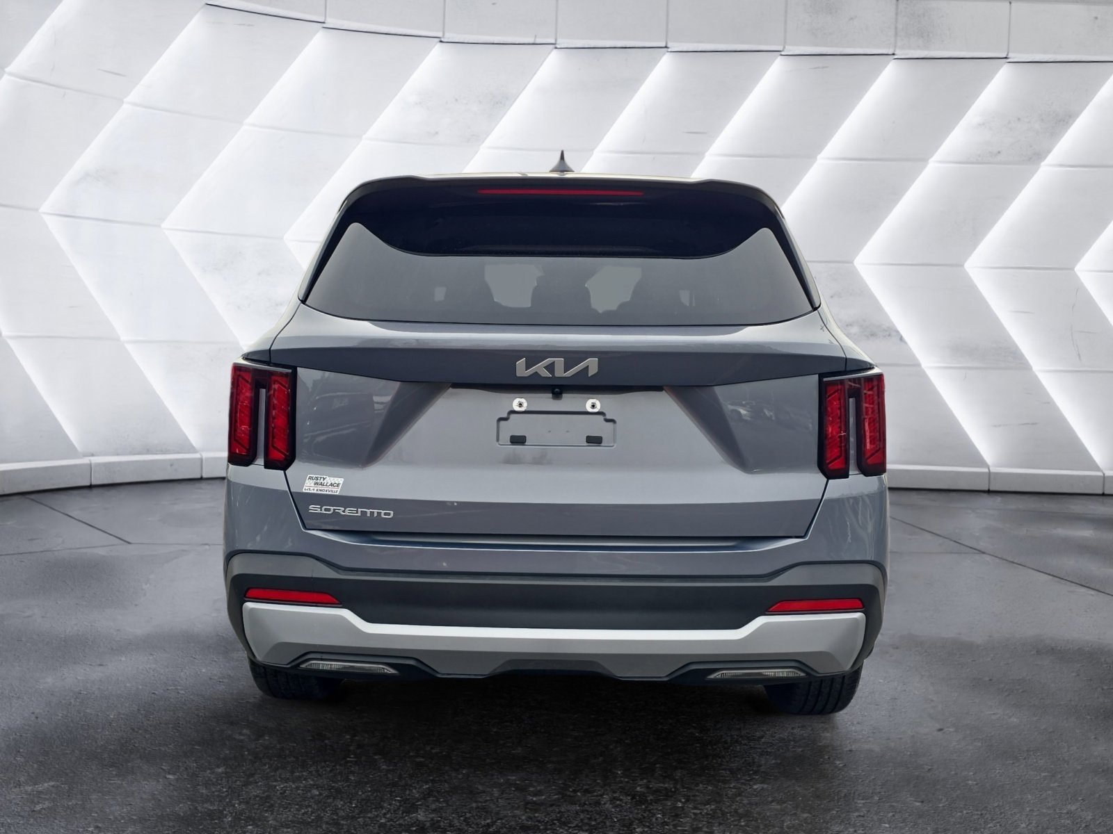 Used 2025 Kia Sorento LX image 4