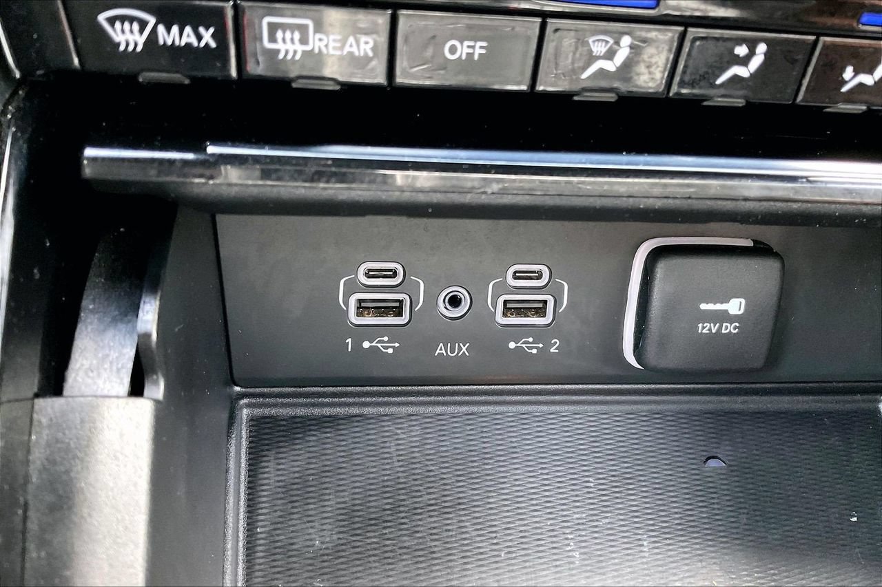 Used 2023 Jeep Grand Cherokee Altitude AWD/4WD image 17