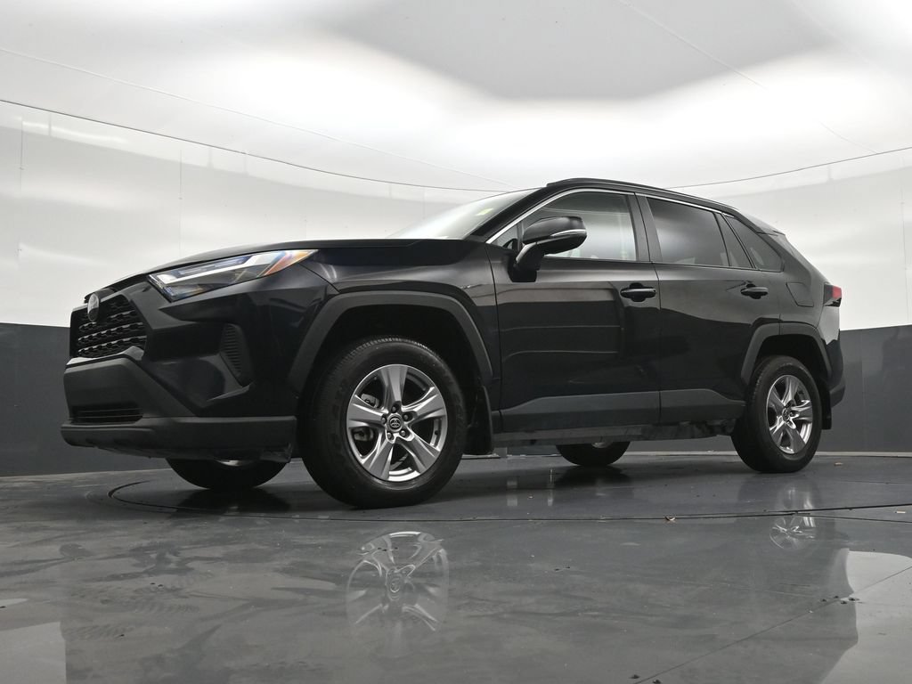 Used 2025 Toyota RAV4 XLE w/ Convenience Package FWD image 24