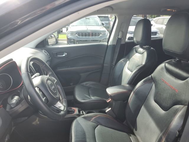 Used 2018 Jeep Compass Trailhawk w/ Leather Interior Group AWD/4WD image 17