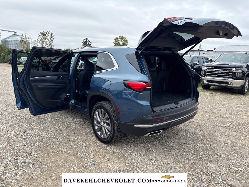Used 2026 Buick Enclave Preferred AWD/4WD image 32