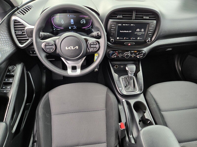 Used 2024 Kia Soul LX w/ Option Group 015 FWD image 13