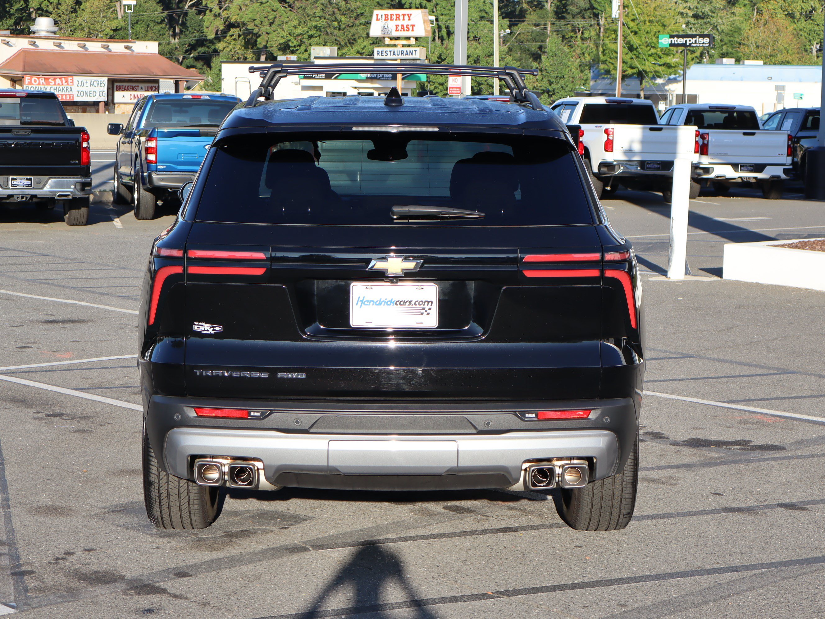 Used 2025 Chevrolet Traverse LT AWD/4WD image 9