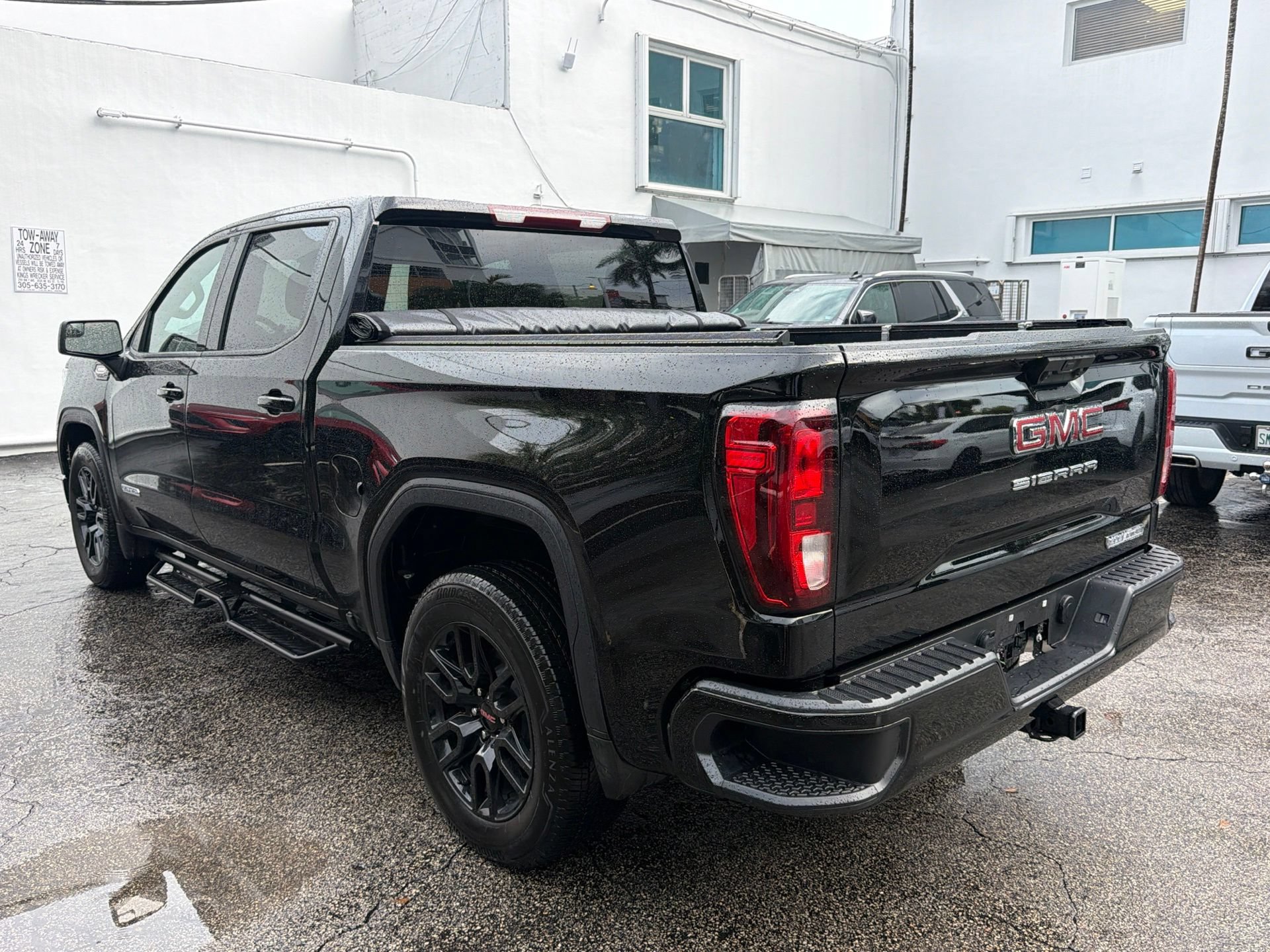 Used 2025 GMC Sierra 1500 Elevation RWD image 3