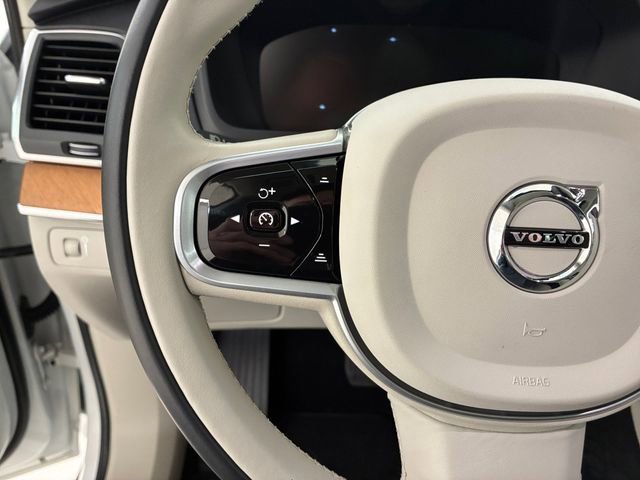 Used 2022 Volvo XC90 T5 Momentum image 23