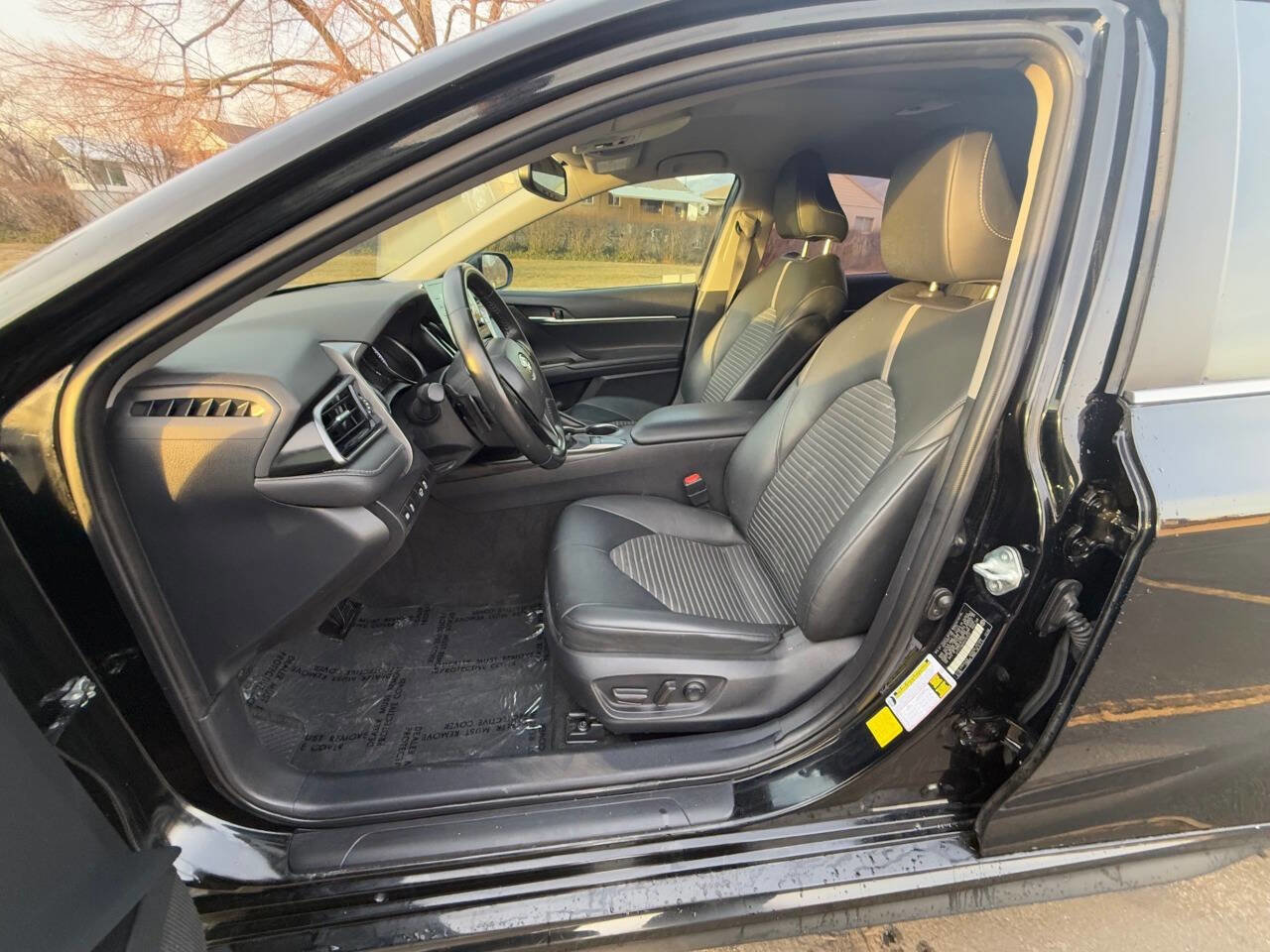 Used 2023 Toyota Camry SE w/ Convenience Package FWD image 10