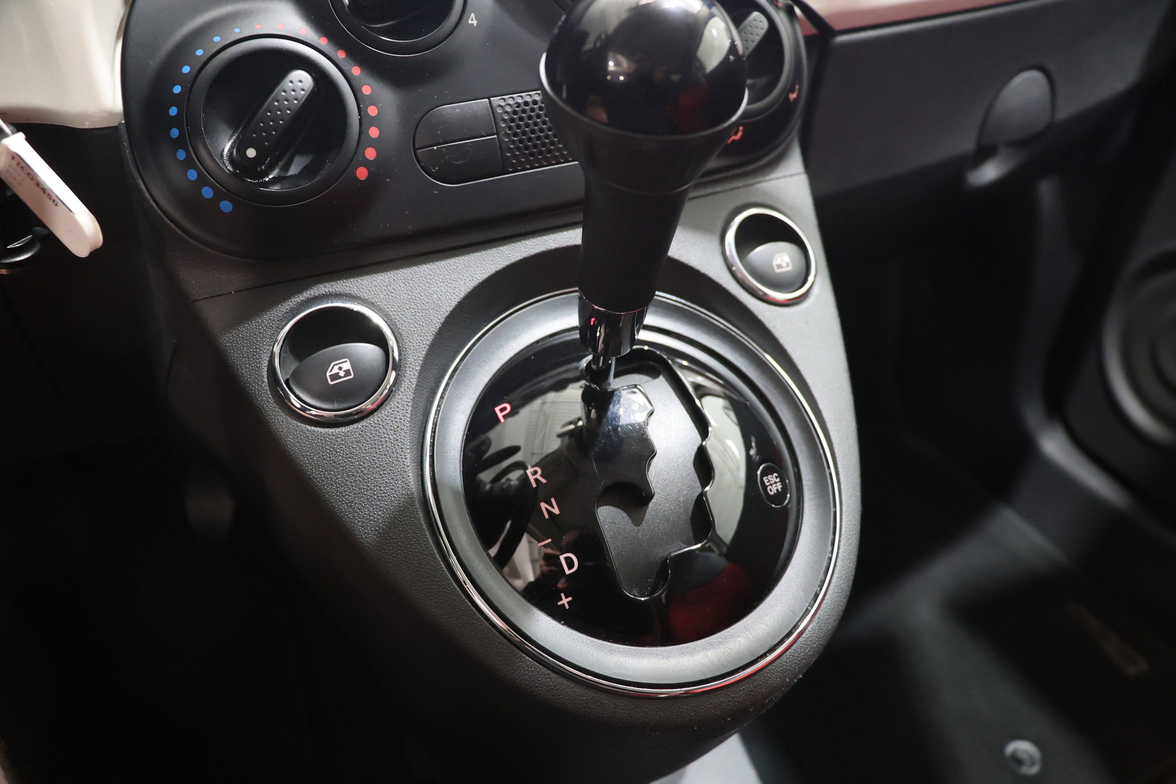 Used 2012 FIAT 500 Pop FWD image 24