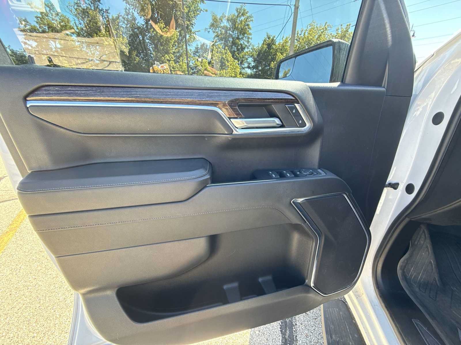 Certified 2024 GMC Sierra 1500 Elevation w/ LPO, Elevation Black Package AWD/4WD image 21