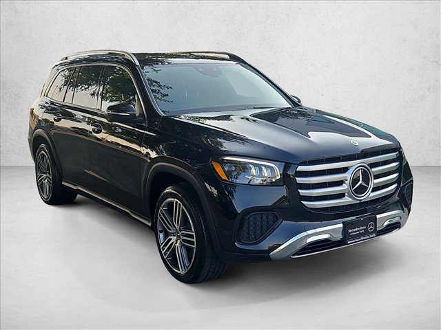 Used 2024 Mercedes-Benz GLS 450 4MATIC image 3