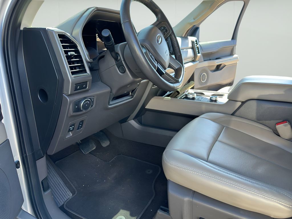 Used 2019 Ford Expedition XLT w/ Equipment Group 202A image 15